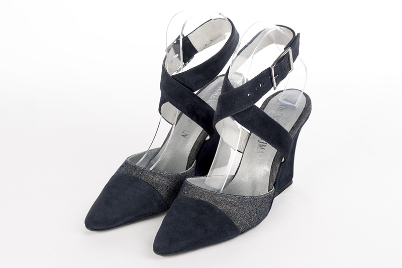 Navy blue women's open back shoes, with crossed straps. Tapered toe. High wedge heels. Front view - Florence KOOIJMAN